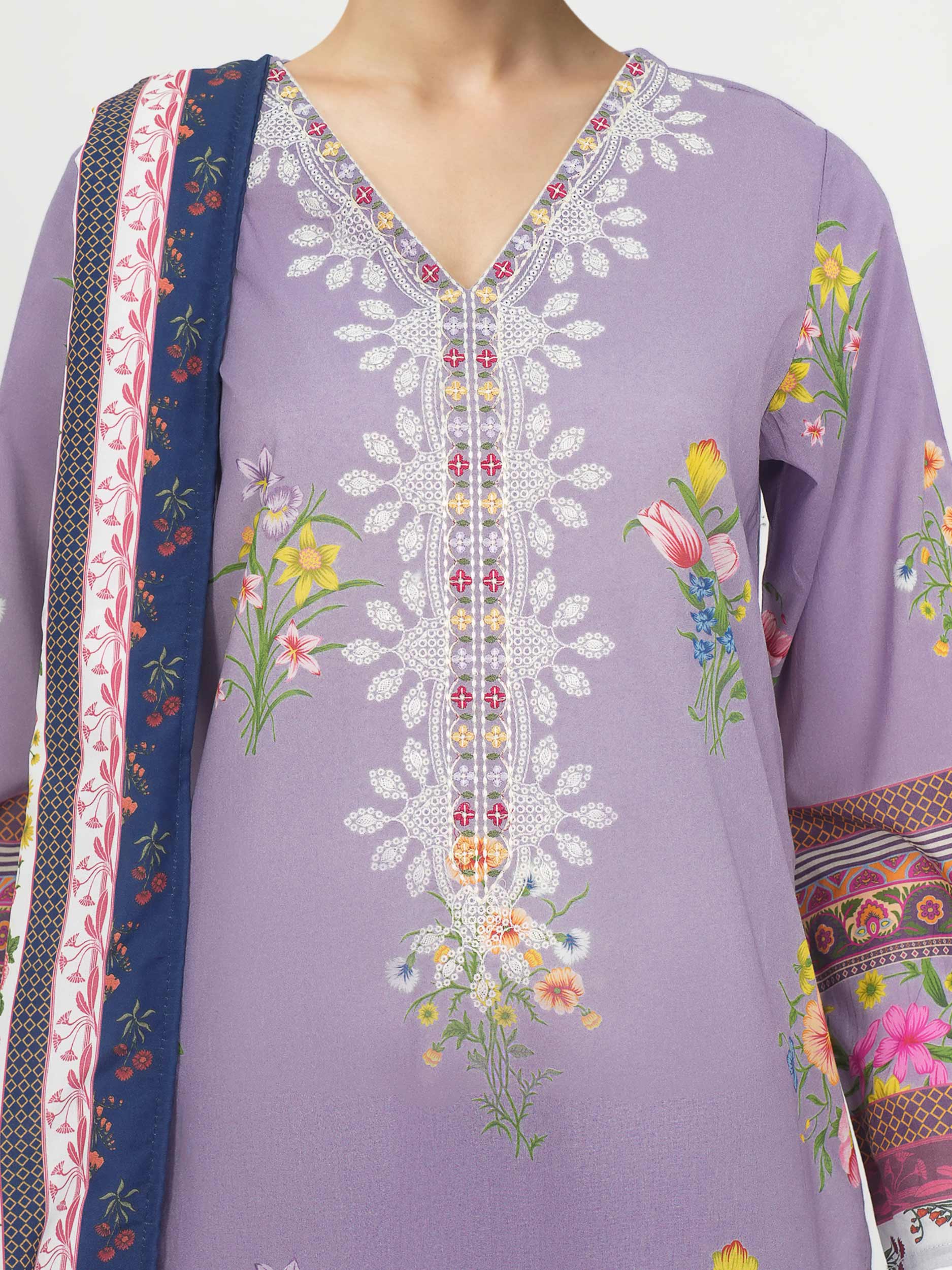3 Piece Lawn Suit- Embroidered (Unstitched) - Image 4