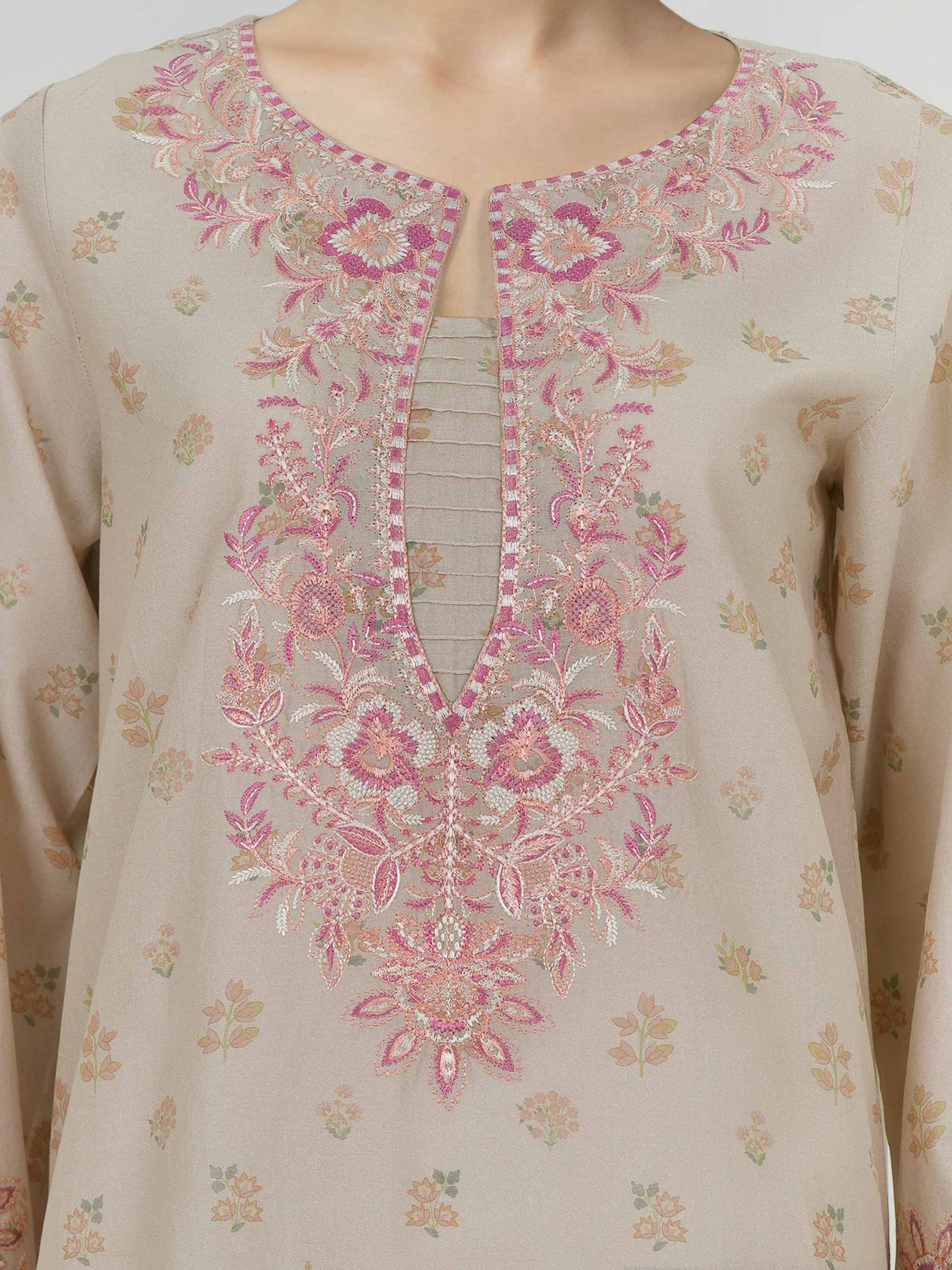 3 Piece Lawn Suit- Embroidered (Unstitched) - Image 4