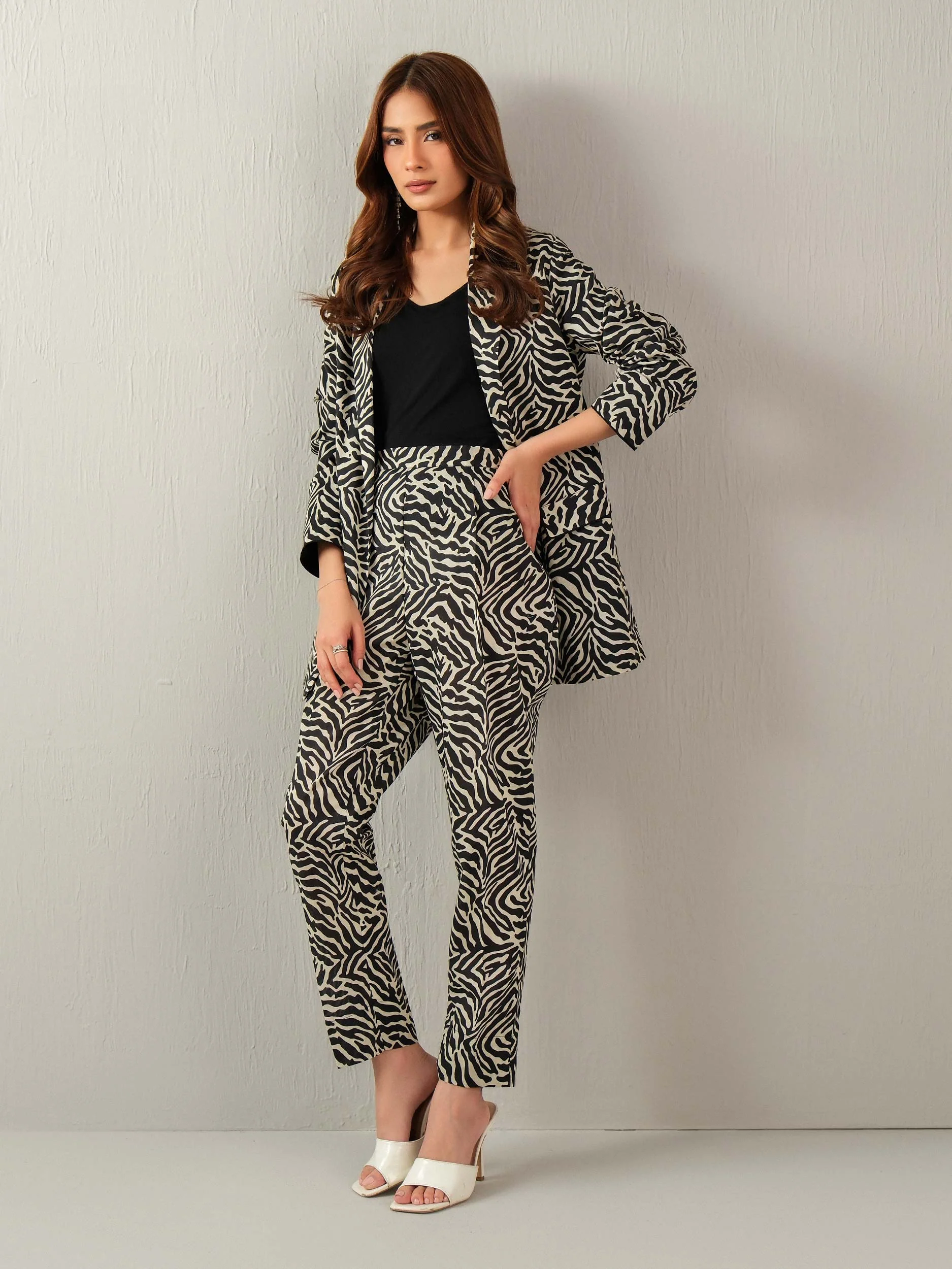 Khaddar Shirt-Printed (Unstitched) - Image 2