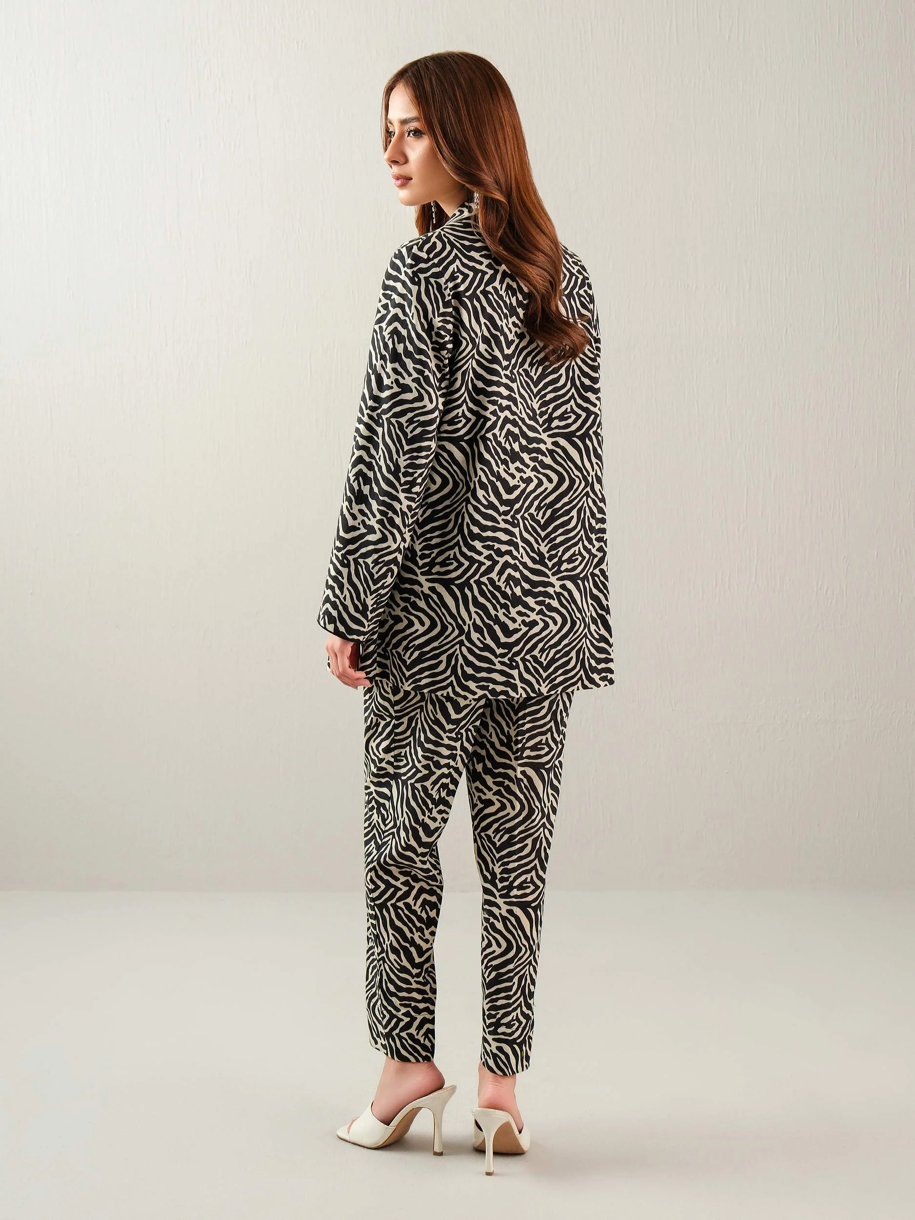 Khaddar Shirt-Printed (Unstitched) - Image 4