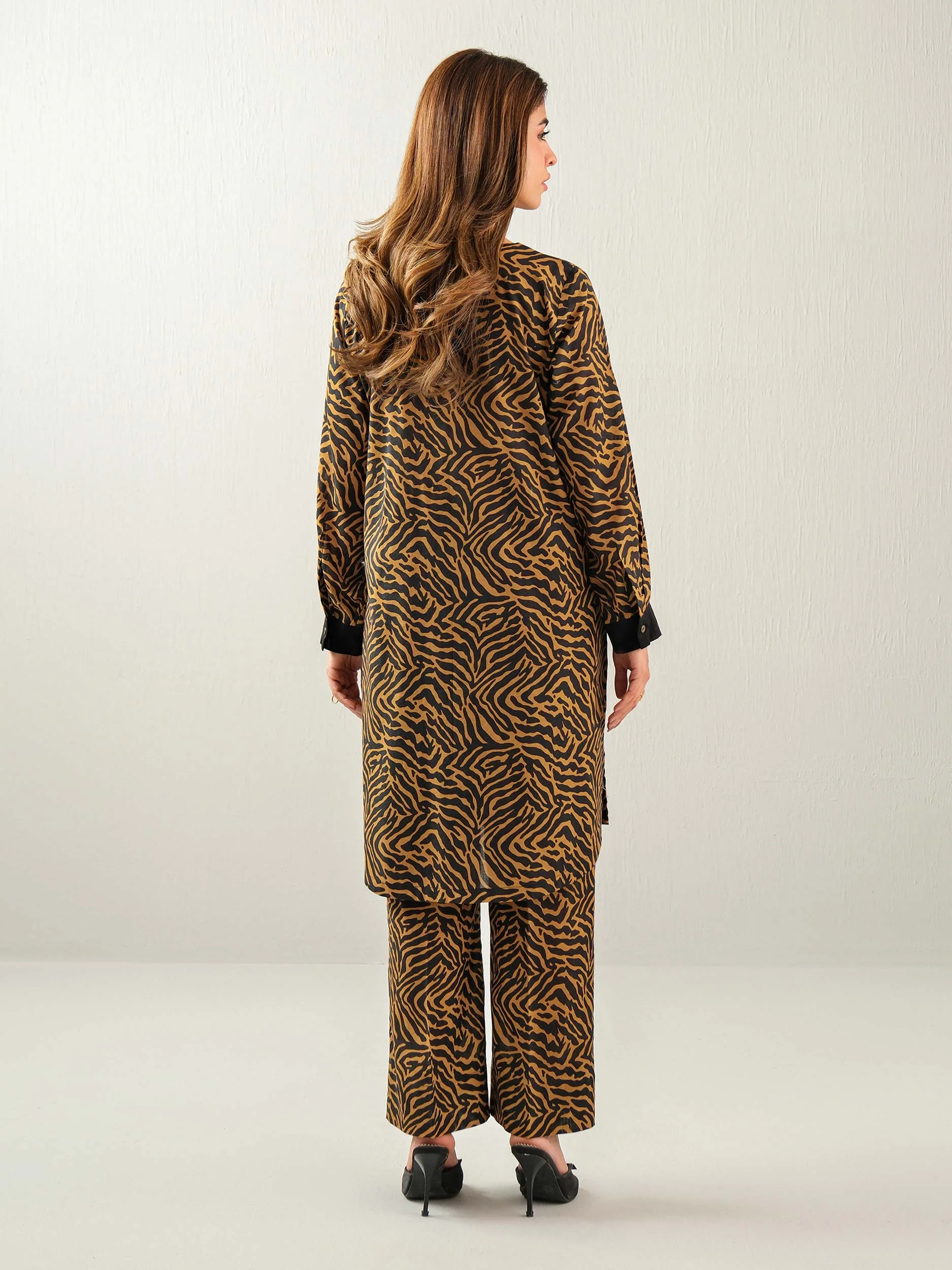 Khaddar Shirt-Printed (Unstitched) - Image 6