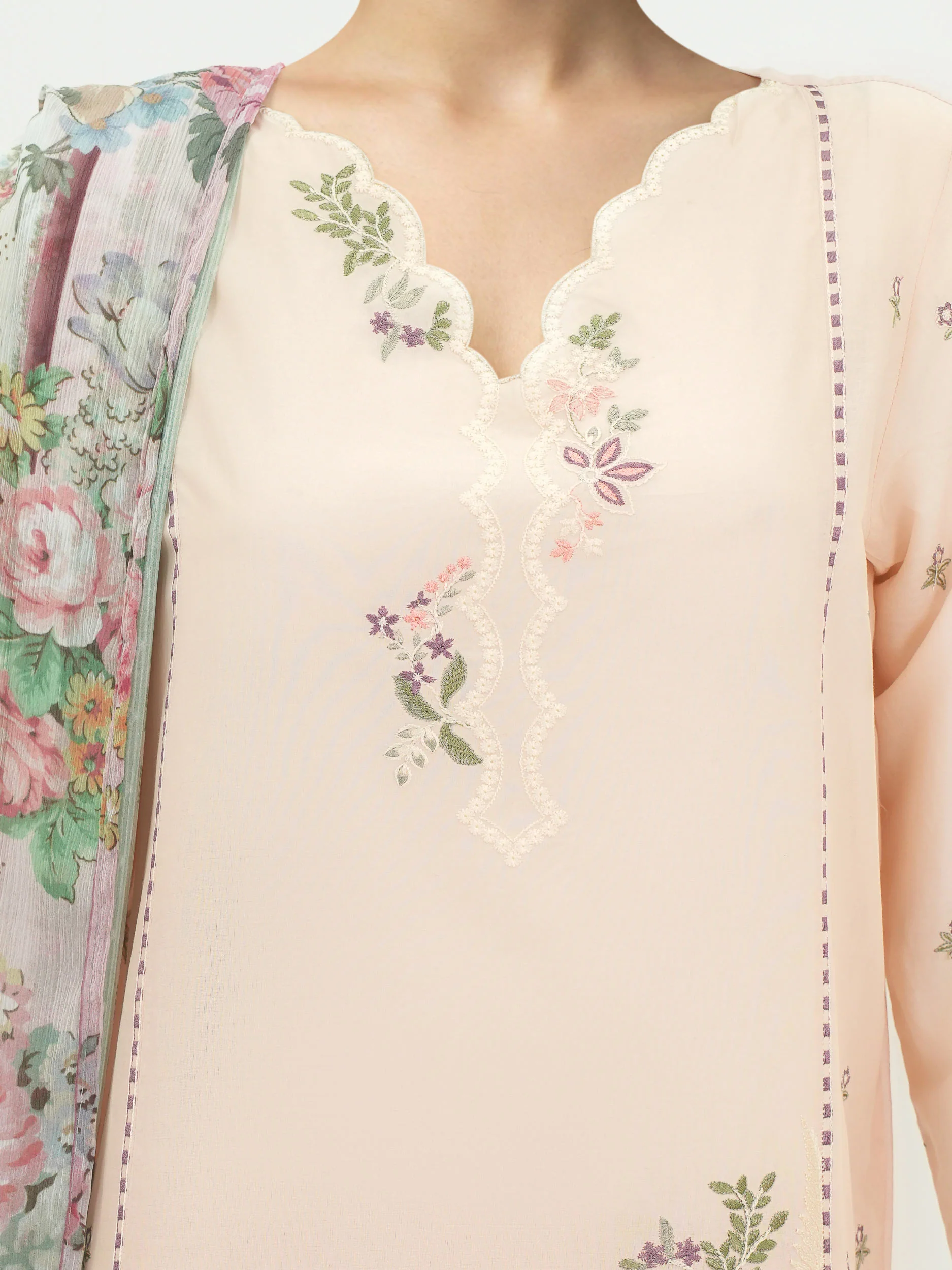 3 Piece Lawn Suit-Embroidered (Unstitched) - Image 4