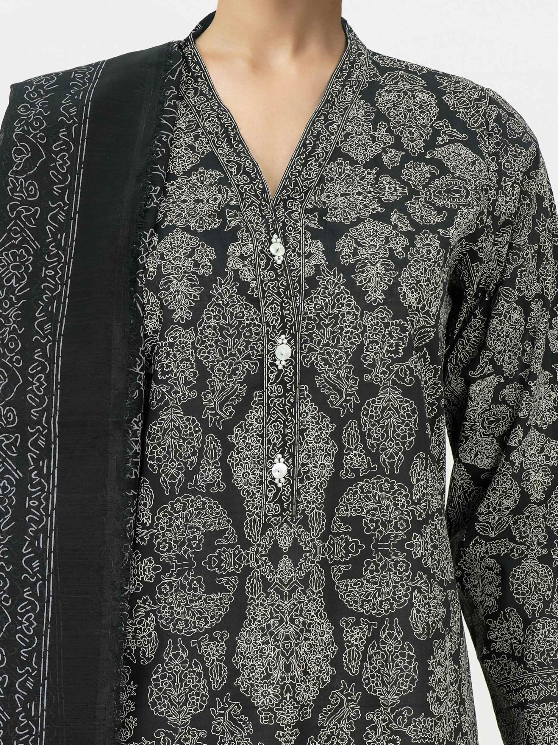 2 Piece Lawn Suit- Printed (Unstitched) - Image 4