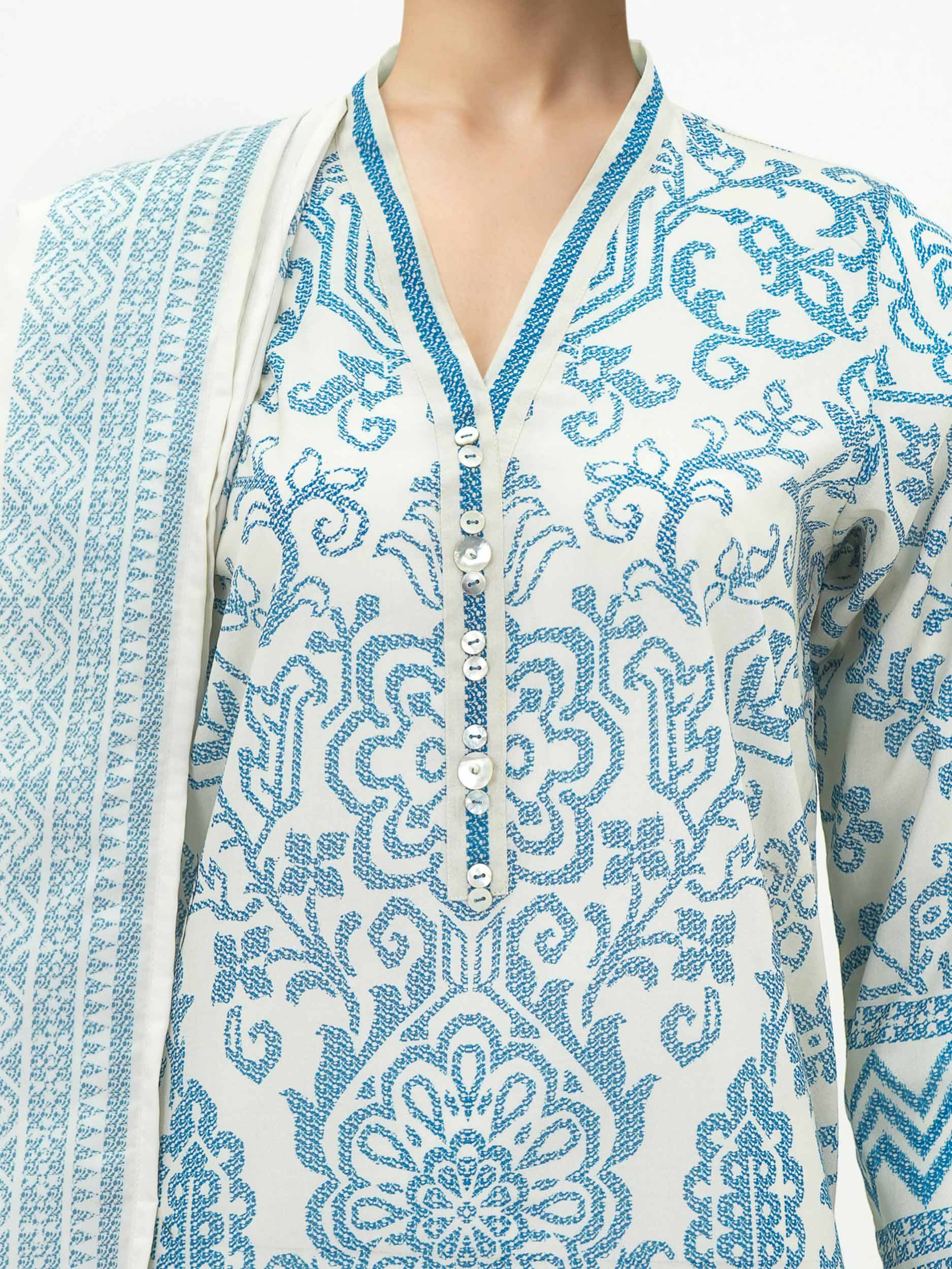 3 Piece Lawn Suit (Unstitched) - Image 4