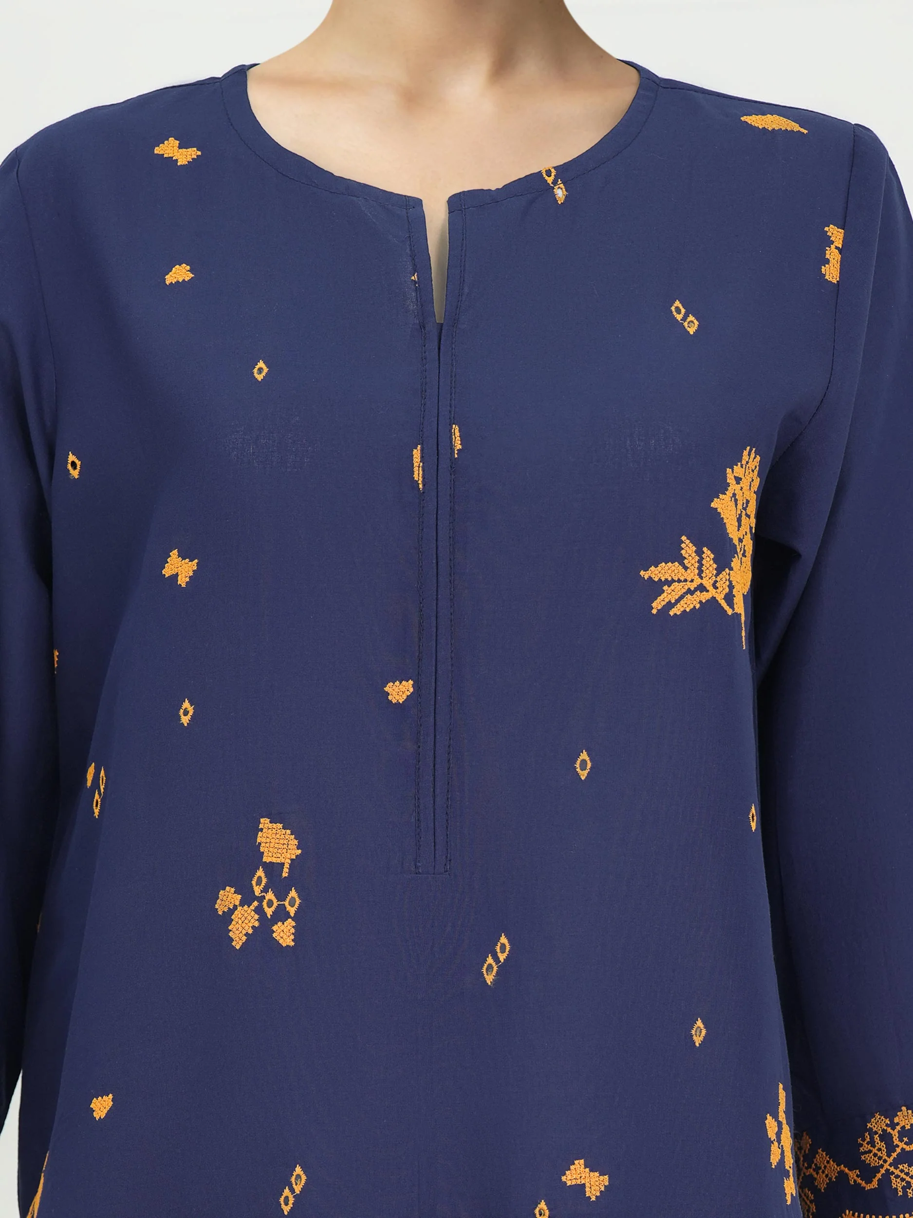 2 Piece Lawn Suit- Embroidered (Unstitched) - Image 5
