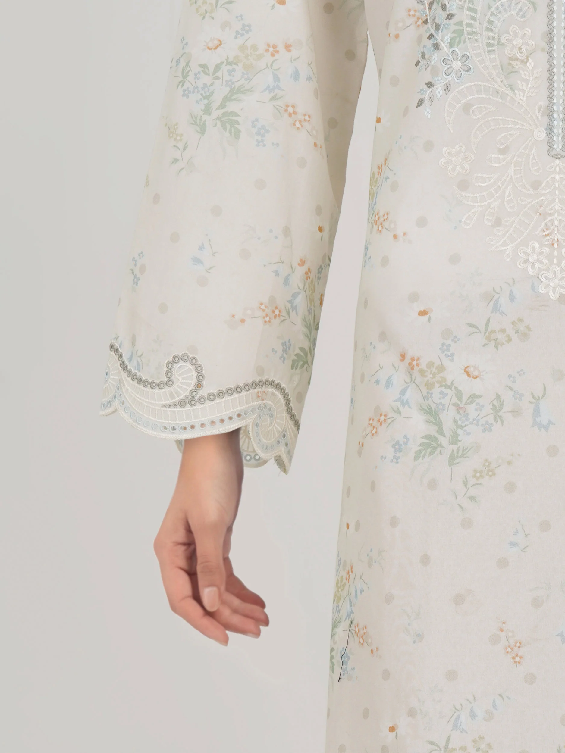 3 Piece Premium Lawn Suit- Embroidered (Unstitched) - Image 5
