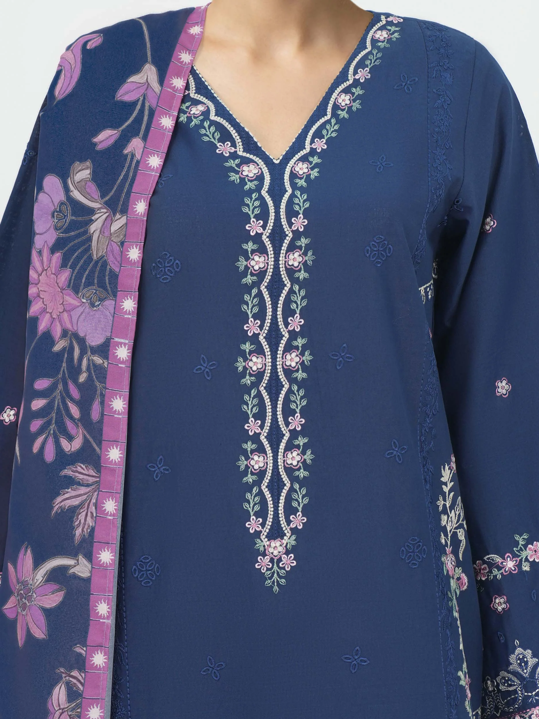 3 Piece Lawn Suit- Embroidered (Unstitched) - Image 4
