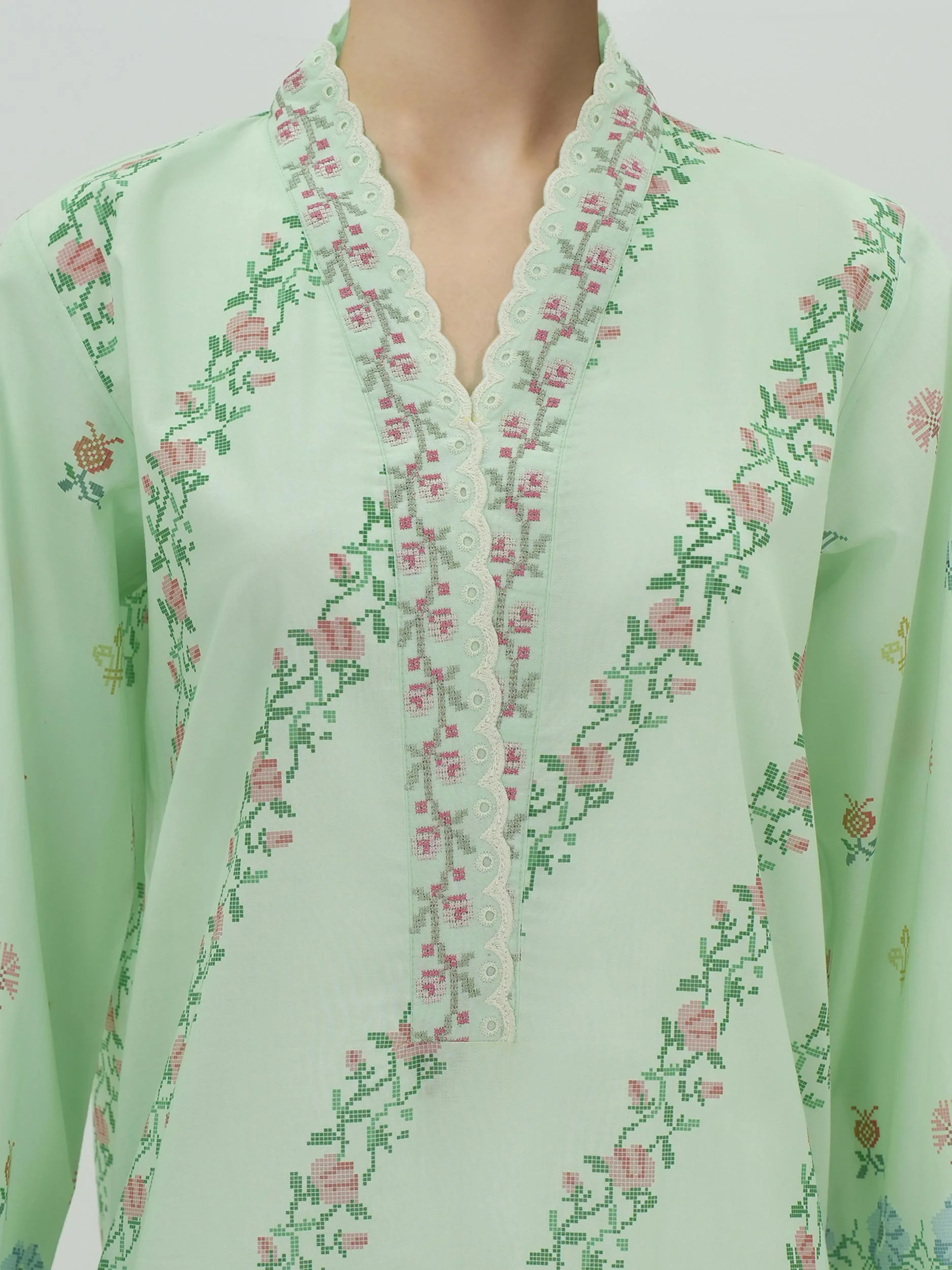 3 Piece Lawn Suit- Embroidered (Unstitched) - Image 4