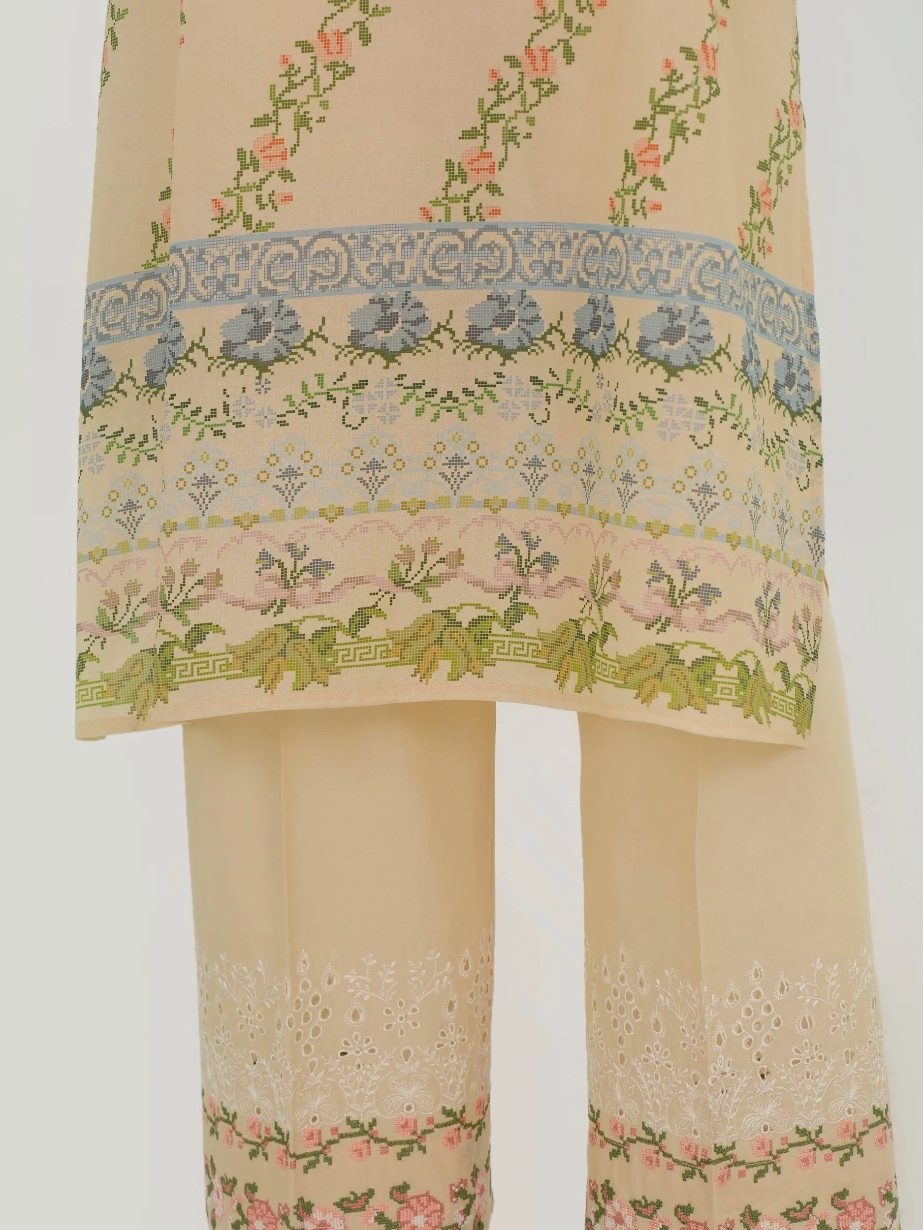 3 Piece Lawn Suit- Embroidered (Unstitched) - Image 5