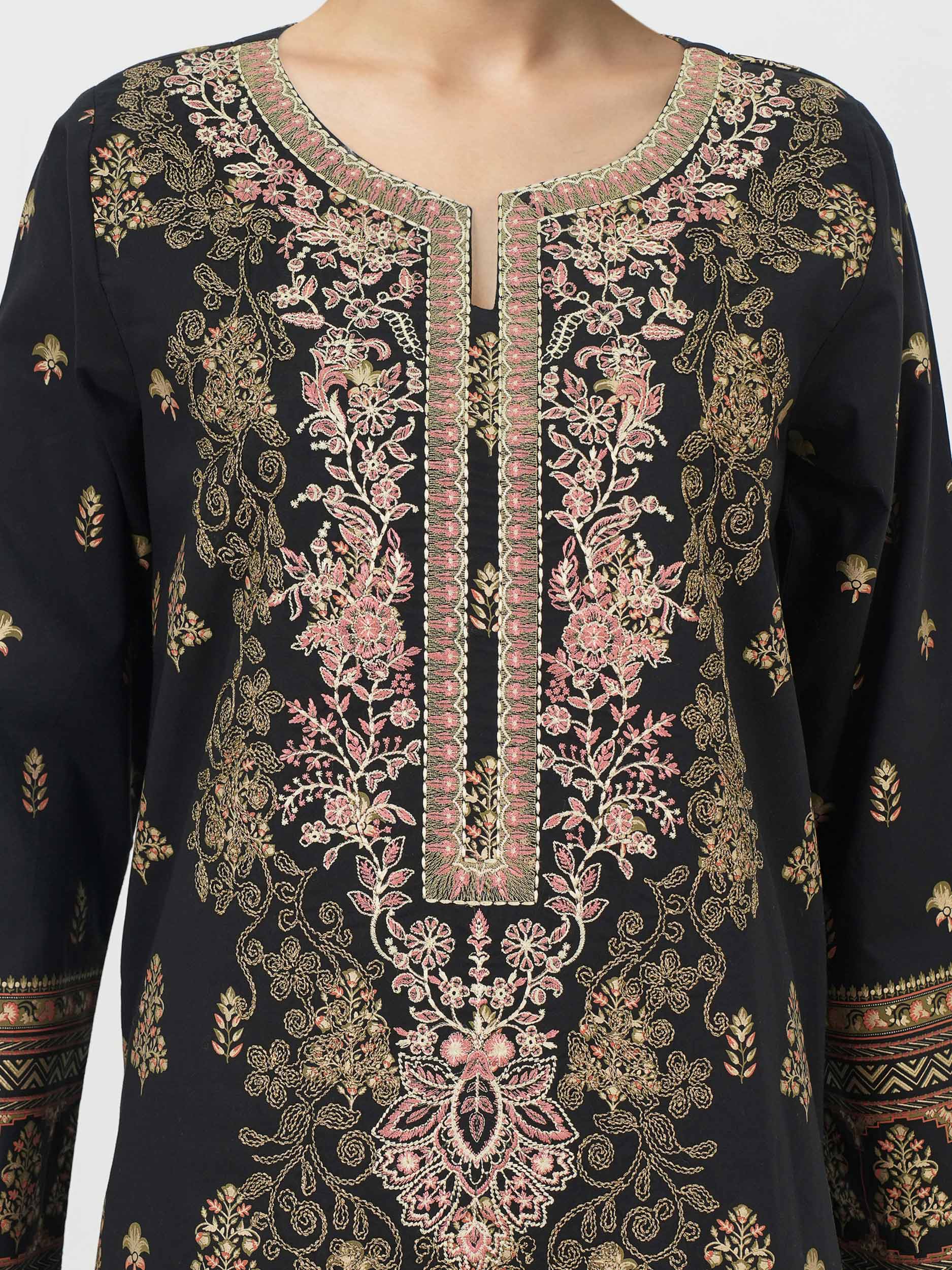 3 Piece Lawn Suit- Embroidered (Unstitched) - Image 4