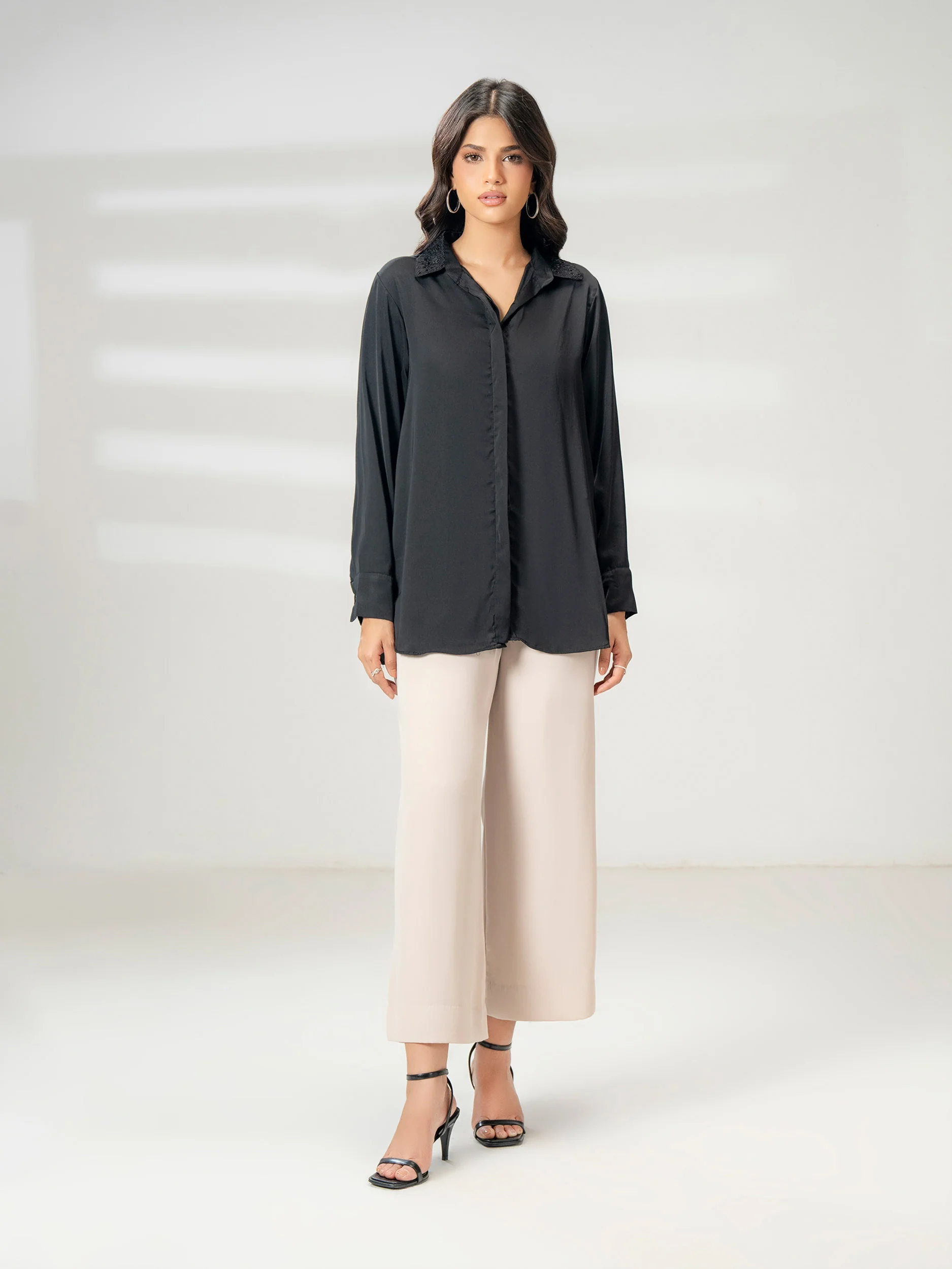 Embroidered Grip Top - Image 4