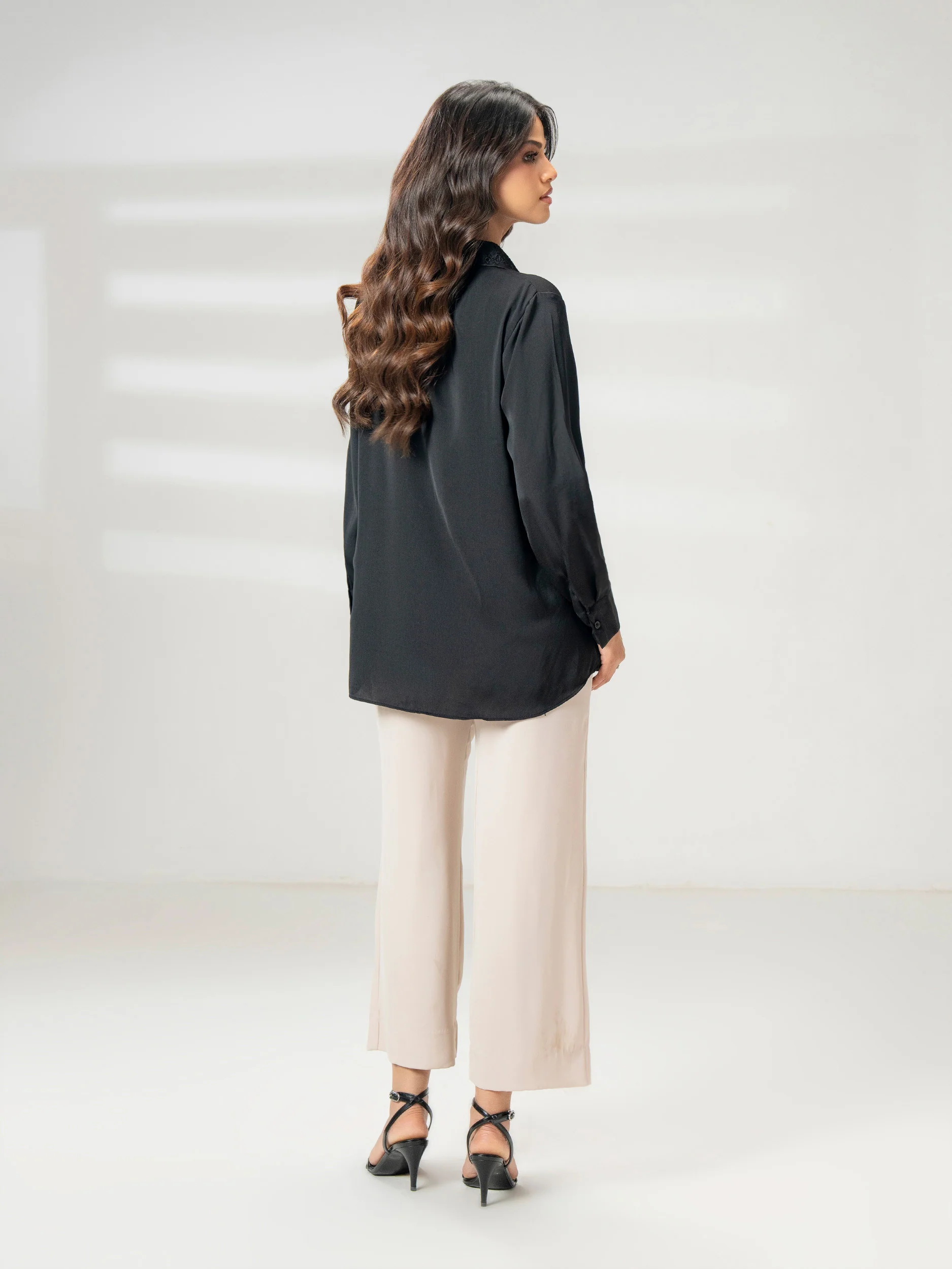 Embroidered Grip Top - Image 5